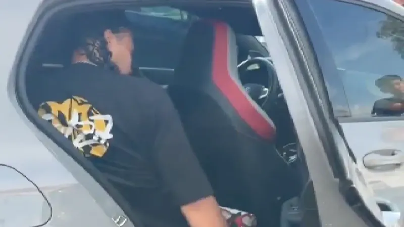 Gullit Peña reaparece con una cerveza en un video atribuido a Celaya imagen del post