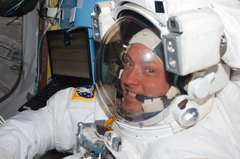 Mike Fincke deja la NASA tras 30 años; el comunicado omite el problema que acortó su último vuelo imagen del post