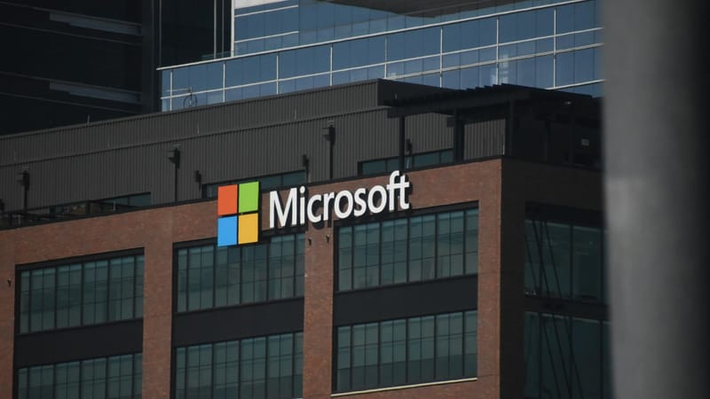 Microsoft cerró al menos 15 sucursales y empresas conjuntas en China; la IA sostiene su presencia imagen del post