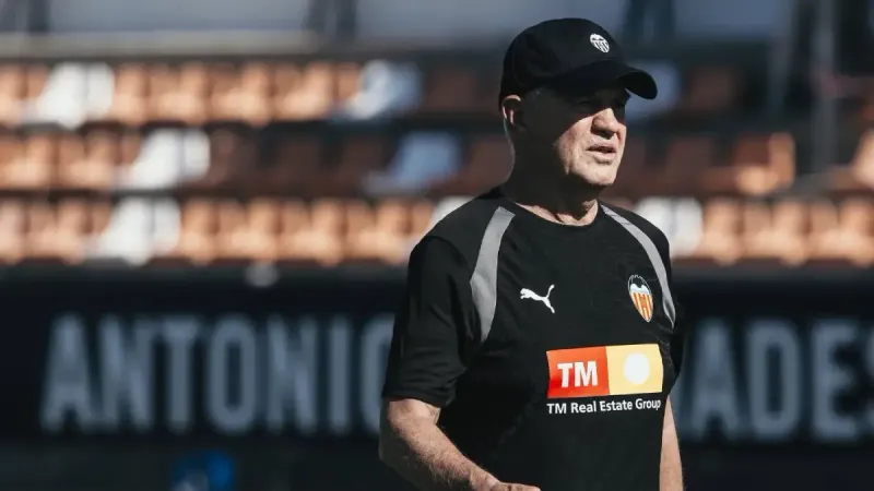 Javier Aguirre llega al Valencia y pone nuevas reglas: Menos descanso, más entrenamiento imagen del post