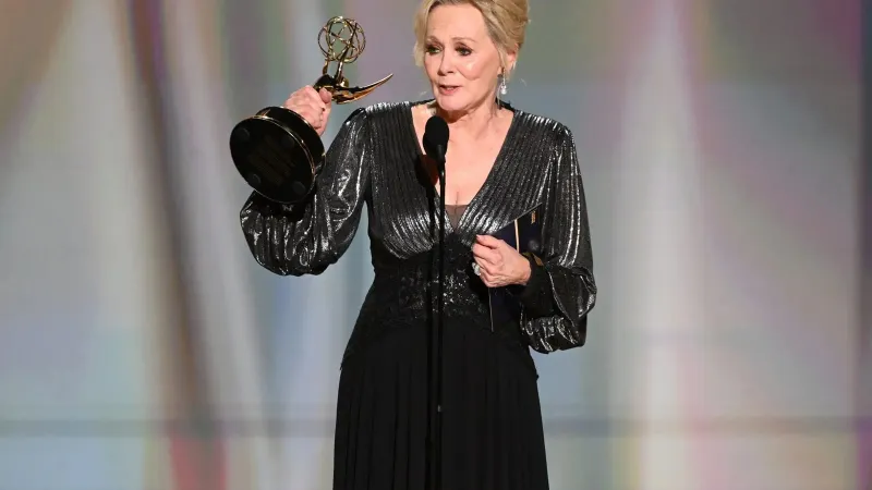 Jean Smart rompe récord al ganar el Emmy por Mejor Actriz en una Serie de Comedia imagen del post