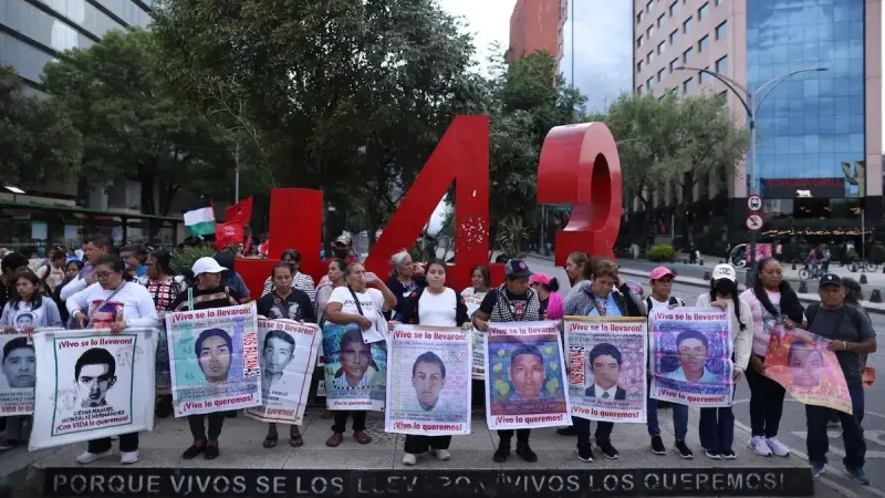 SEGOB presenta nuevo informe de Ayotzinapa: Investiga una funeraria y 17 personas más imagen del post