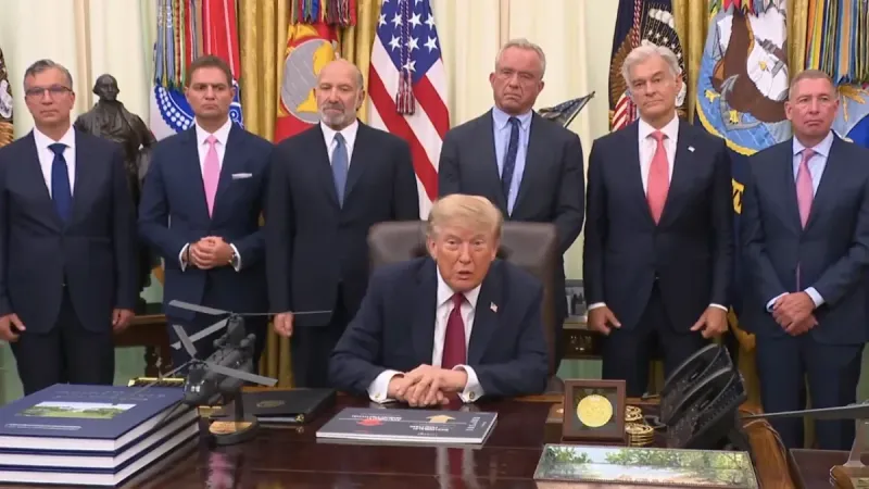 Trump plantea retirar apoyo a Reino Unido en soberanía en las Malvinas imagen del post