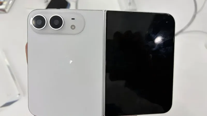 iPhone Duo fold rear