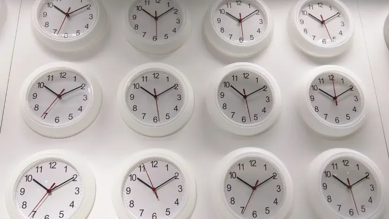 Relojes de pared en la tienda IKEA