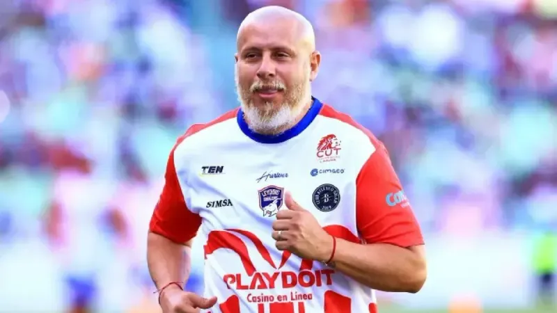 “Bofo” Bautista quiere dirigir a Chivas: El exdelantero dice que devolverá la gloria al Rebaño imagen del post