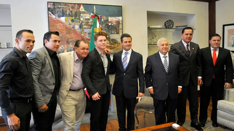 Visita del boxeador Saúl “Canelo” Álvarez a la Residencia Oficial de Los Pinos.