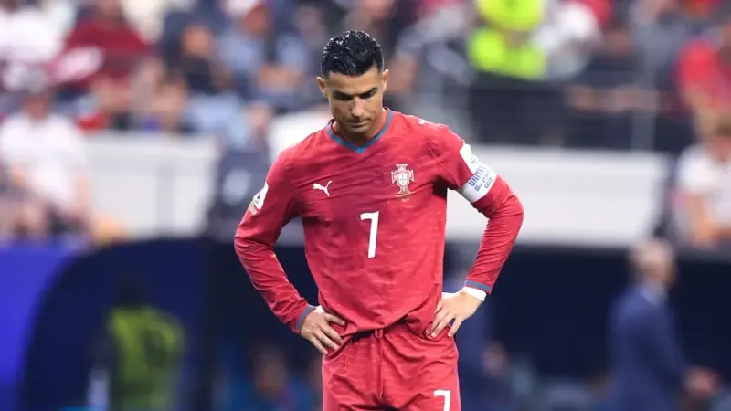 Cristiano Ronaldo podría recibir suspensión y multa por abandonar la Selección de Portugal imagen del post