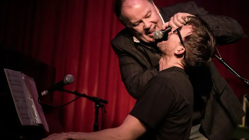 Curtis Peoples' Coffee Shop Arena Rock en el Hotel Cafe en Hollywood, Los Ángeles, California, el sábado 15 de abril de 2017.