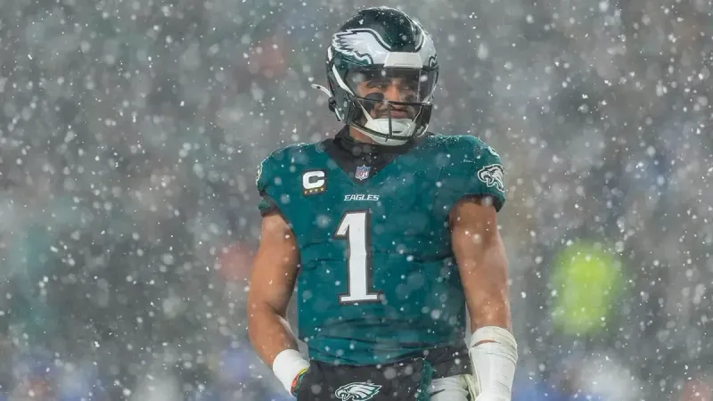 Eagles confirma que Jalen Hurts estará fura el resto de la temporada de la NFL: Tiene coágulos en pulmones imagen del post