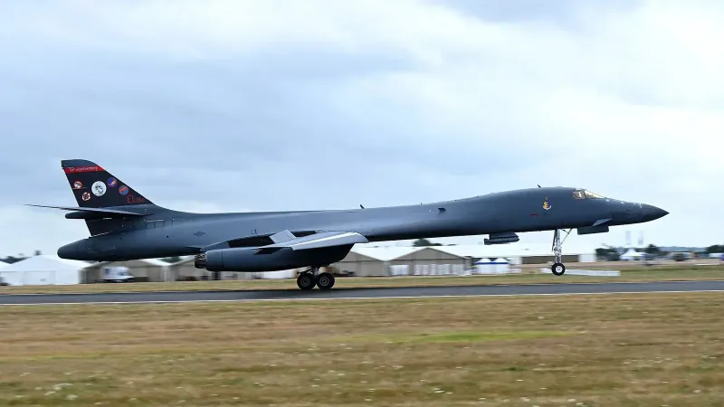 U S Air Force B-1B Lancer arrives at RAF Fairford to support RIAT 2025 (9182602)