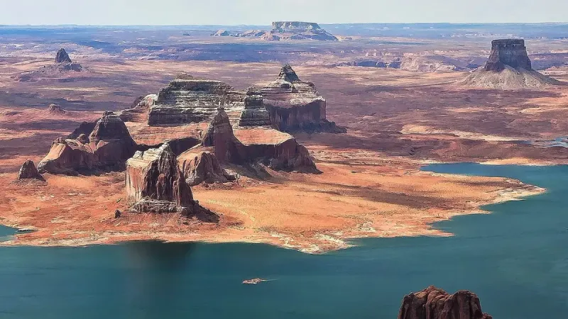 Vista aérea del lago Powell de Buttes.