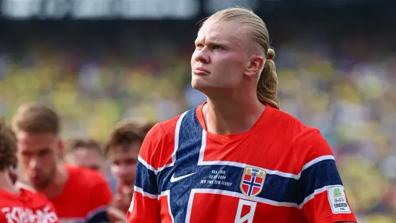 Erling Haaland demanda aerolínea por usar su estilo de pelo para publicidad imagen del post