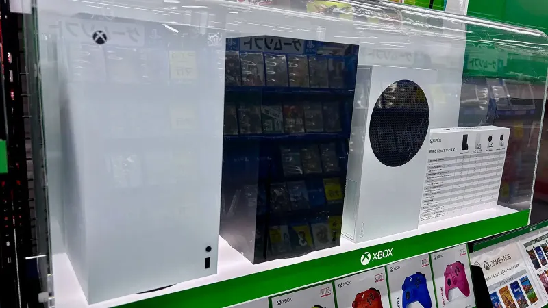 Xbox Series XとSeries S。名古屋市内の家電量販店で撮影。
