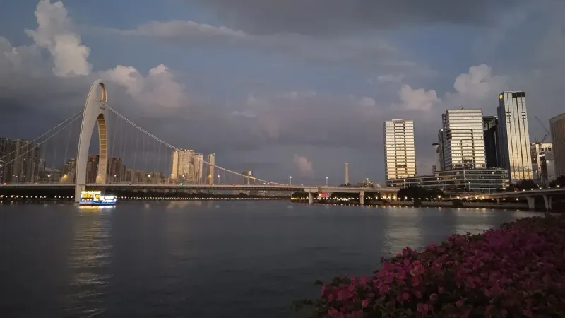 Lado del río Pearl en Guangzhou