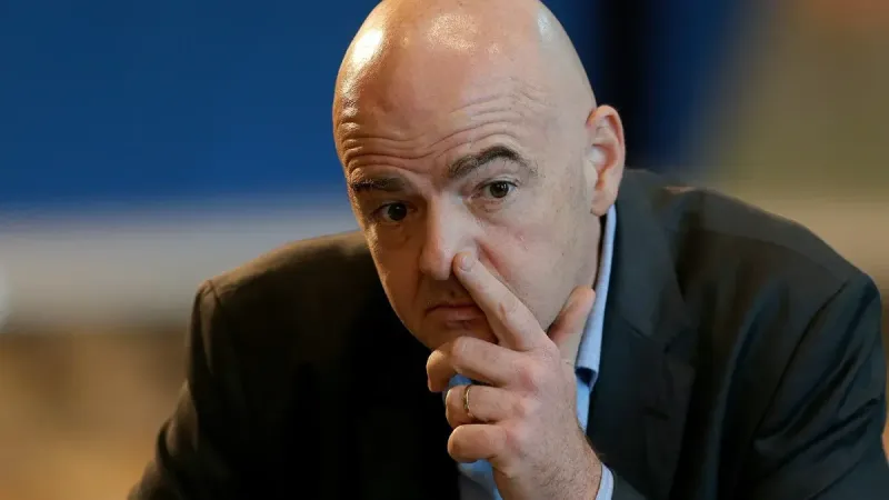 El presidente de la FIFA, Gianni Infantino, en una conferencia de prensa en Doha.