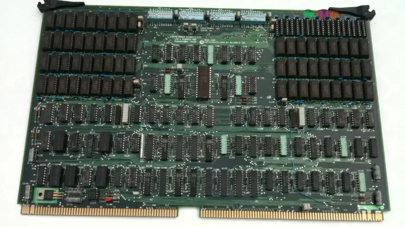 VERSAbus computer memory card with 128K bytes of dynamic RAM.