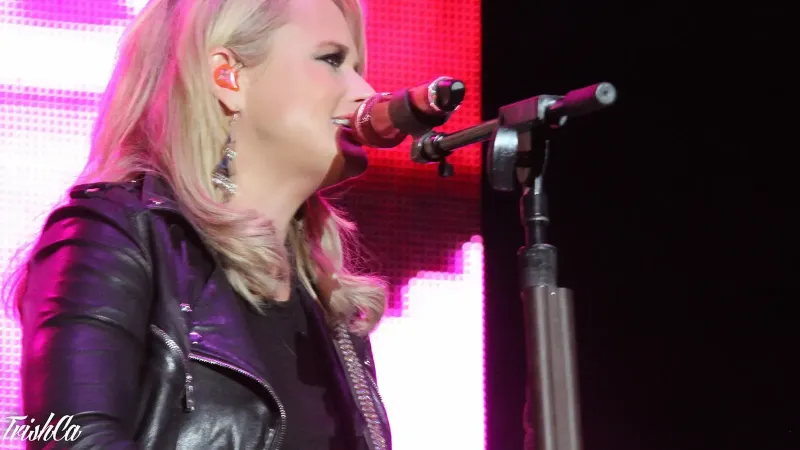 Miranda Lambert Botas y Corazones 2013