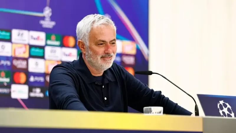 Mourinho destaca la tranquilidad con la que Real Madrid derrotó al Barcelona imagen del post