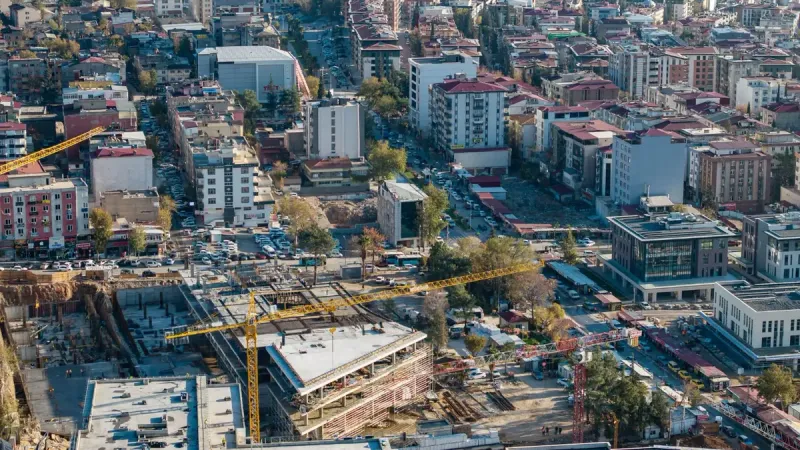Aerial cityscape of Kahramanmaraş, Türkiye showcasing urban development and architecture.