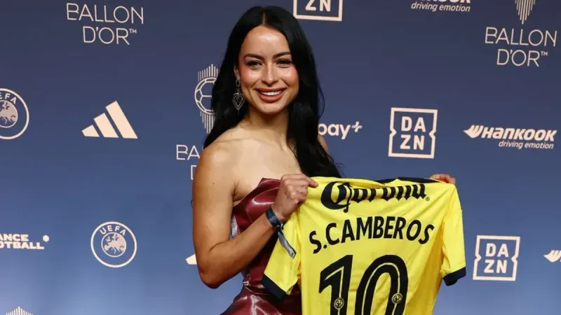 Scarlett Camberos presume playera del América en la alfombra roja del Balón de Oro imagen del post