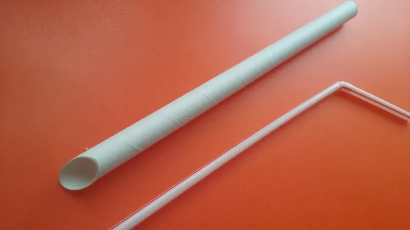 Papierowa słomka do bubble tea i popularna słomka